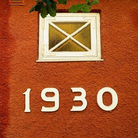 Red Stone House By Dueodde 펜션 넥소